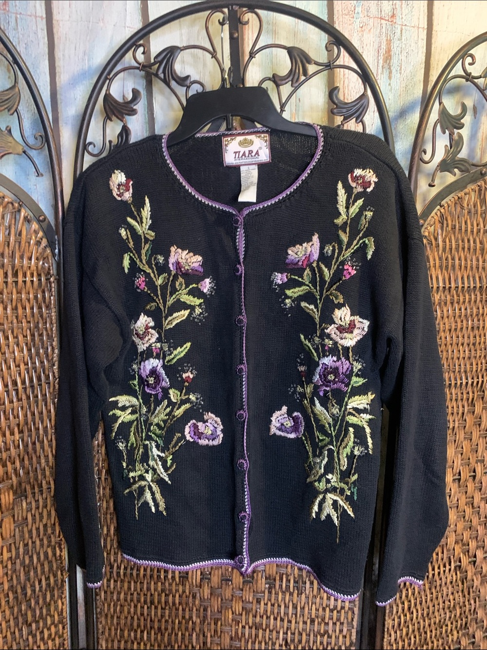 Vintage Embroidered Cardigan Size L